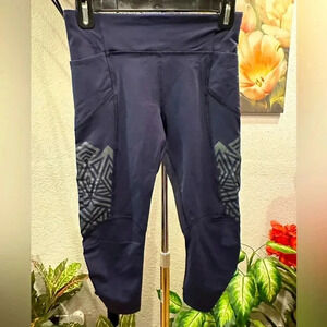Lululemon Athletica cropped leggings size 4